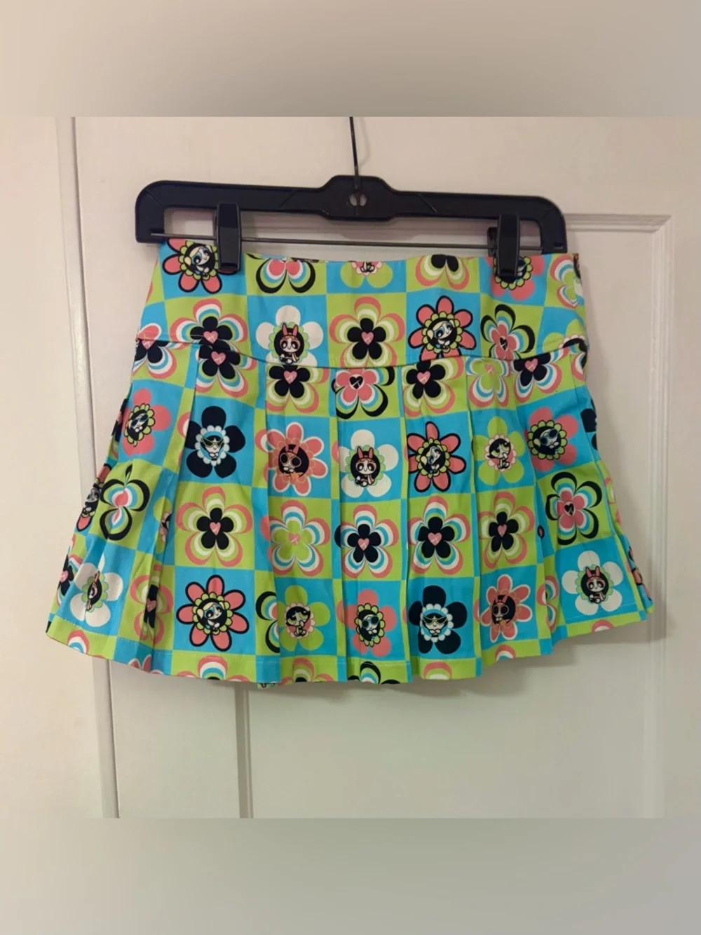 NWT - DOLLS KILL X THE POWERPUFF GIRLS POWER OF THE FLOWER MINI SKIRT
- S or M - Picture 5 of 10